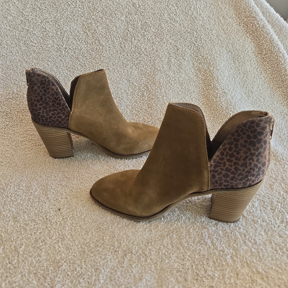 DV8 Dolce Vita Zipper Back Suede Heeled Booties Leopard Print Accent Women Sz 9